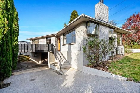 Photo of property in 17 Colquhoun Street, Glenross, Dunedin, 9011
