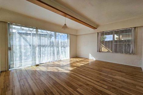 Photo of property in 2/12 Hamilton Place, Glenfield, Auckland, 0629