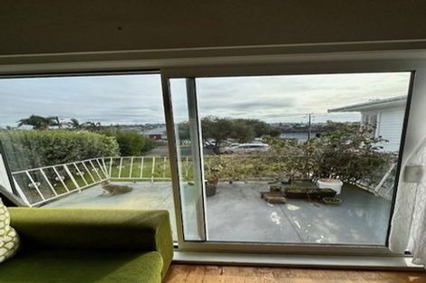 Photo of property in 10 Dundee Place, Blockhouse Bay, Auckland, 0600