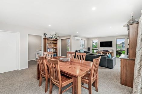 Photo of property in 100 Shillingford Boulevard, Rolleston, 7615