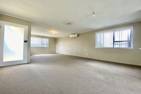 Photo of property in 37 Alabaster Drive, Papatoetoe, Auckland, 2025