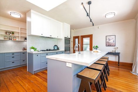 Photo of property in 10 Saint Johns Avenue, Palmerston North, 4414