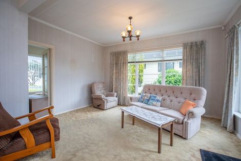 Photo of property in 27 Ngatitoa Street, Tawa, Wellington, 5028