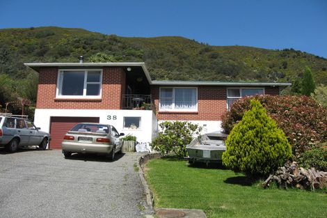 Photo of property in 38 South Terrace, Picton, 7220