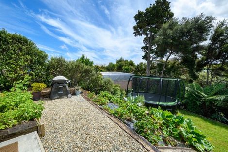 Photo of property in 11 Gavinike Place, Waimauku, 0812