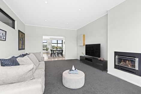 Photo of property in 30 Tamahunga Drive, Matakana, 0985