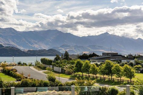Photo of property in 28 Minaret Ridge, Wanaka, 9305