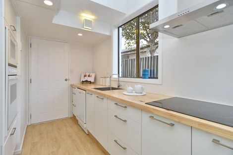 Photo of property in 52a Sevenoaks Drive, Bryndwr, Christchurch, 8053