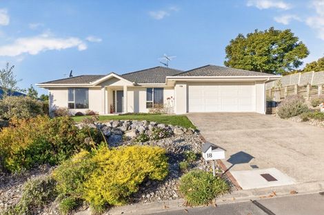 Photo of property in 18 Lionel Place, Mapua, 7005