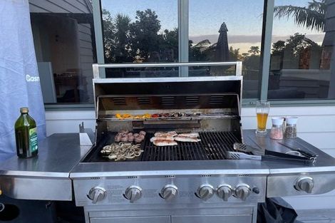 Photo of property in 1/86 Saddleback Rise, Murrays Bay, Auckland, 0630