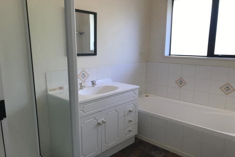 Photo of property in 3/35 Division Street, Riccarton, Christchurch, 8041