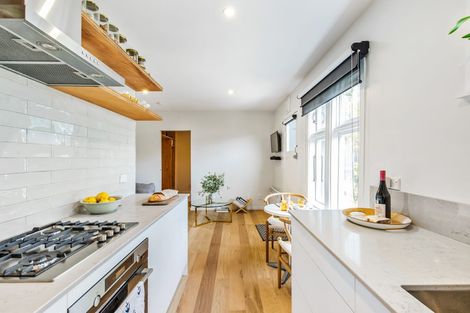 Photo of property in 49 Rolleston Street, Mount Cook, Wellington, 6021