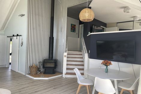 Photo of property in 16 Beach Crescent, Waikuku Beach, 7473