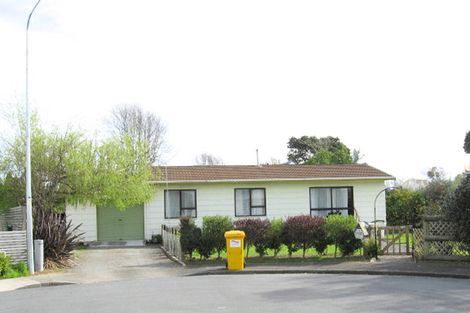 Photo of property in 9 Atarau Grove, Paraparaumu, 5032