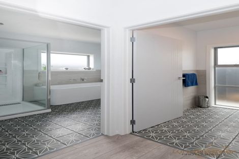 Photo of property in 73a Meeanee Road, Taradale, Napier, 4112