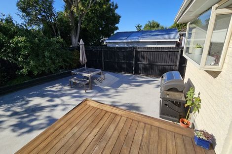 Photo of property in 12 Geelong Place, Burnside, Christchurch, 8053