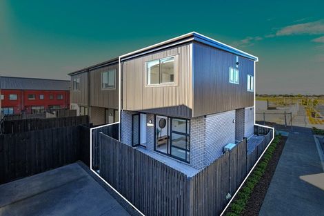 Photo of property in 102 Te Tihi Street, Wiri, 2104