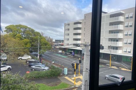 Photo of property in 1/2 Walsall Street, Avondale, Auckland, 1026