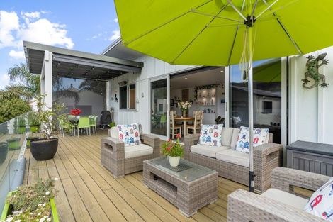 Photo of property in 202 Bond Street, Whangamata, 3620