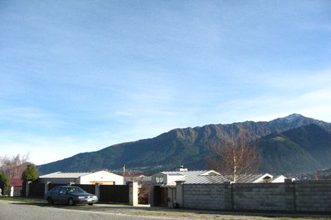 Photo of property in 28-30 Oregon Drive, Kelvin Heights, Queenstown, 9300