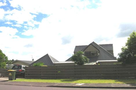 Photo of property in 10 Tarahanga Street, Northcote, Auckland, 0627