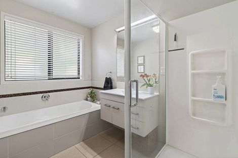 Photo of property in 22 Orakei Place, Welcome Bay, Tauranga, 3112