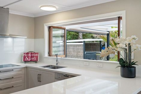 Photo of property in 2/531 Beach Road, Murrays Bay, Auckland, 0630