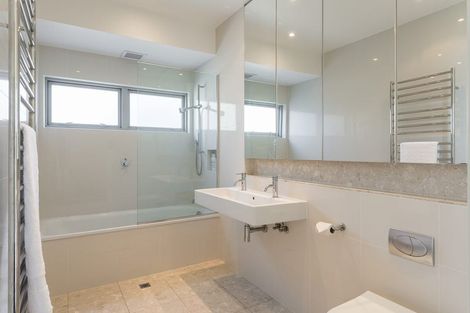 Photo of property in 70 Domain Crescent, Muriwai, Waimauku, 0881