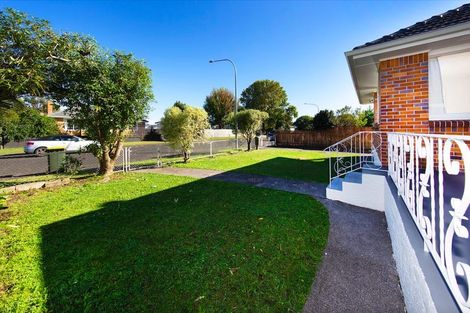 Photo of property in 3 Roby Street, Te Atatu Peninsula, Auckland, 0610