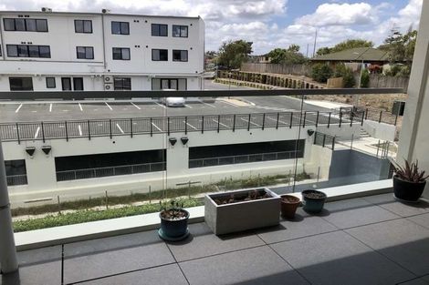 Photo of property in Apollo Apartments, 201/46 Rosedale Road, Rosedale, Auckland, 0632