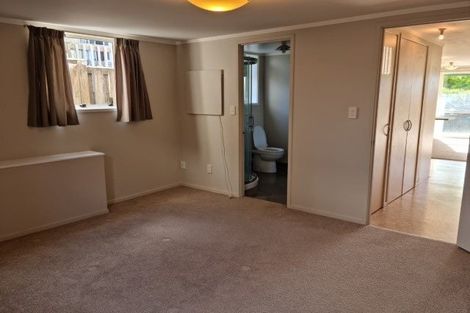 Photo of property in 32 Lewis Road, Pakuranga, Auckland, 2010