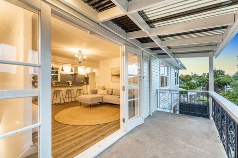 Photo of property in 42 Lauderdale Road, Birkdale, Auckland, 0626