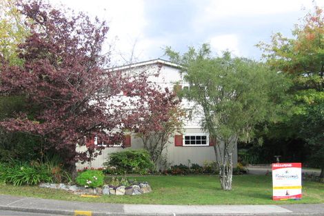 Photo of property in 32 Fendalton Crescent, Pinehaven, Upper Hutt, 5019