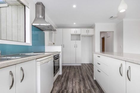 Photo of property in 124 Te Pene Avenue, Titahi Bay, Porirua, 5022