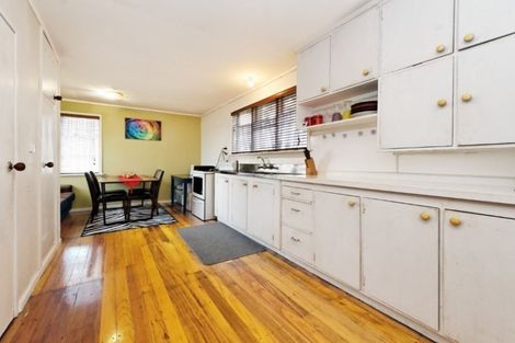 Photo of property in 1/132 Edmonton Road, Te Atatu South, Auckland, 0610