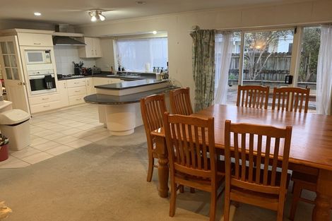 Photo of property in 1 Arrathorne Place, Northpark, Auckland, 2013