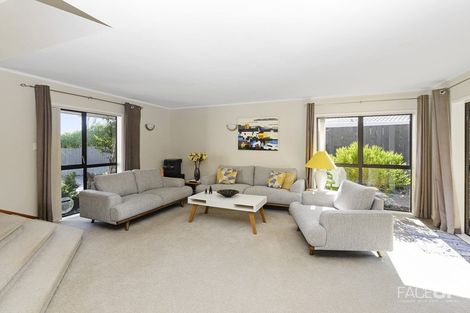 Photo of property in 6 Picasso Drive, West Harbour, Auckland, 0618