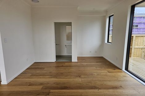 Photo of property in 4 Waipuhinui Way, Wiri, Auckland, 2104