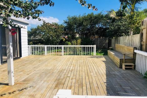 Photo of property in 1/7 Banksia Place, Goodwood Heights, Auckland, 2105