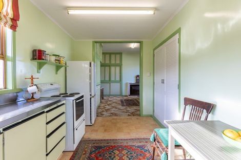 Photo of property in 10 Allardice Street, Dannevirke, 4930