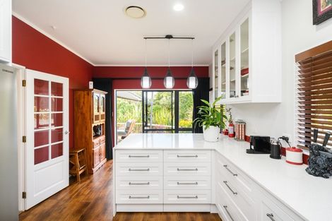 Photo of property in 121 Summerhill Drive, Fitzherbert, Palmerston North, 4410