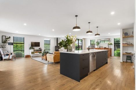 Photo of property in 4 Caro Lane, Cracroft, Christchurch, 8022