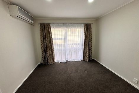 Photo of property in 18b Kirby Street, Glendene, Auckland, 0602