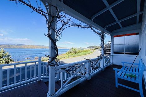 Photo of property in 285 Karaka Bay Road, Karaka Bays, Wellington, 6022