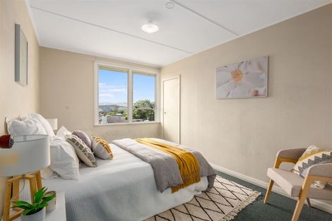 Photo of property in 2 Hiwi Crescent, Titahi Bay, Porirua, 5022