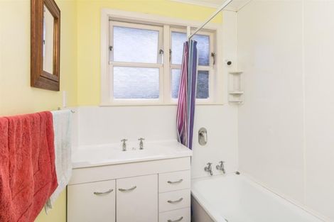 Photo of property in 3a Summit Road, Fairfield, Lower Hutt, 5011