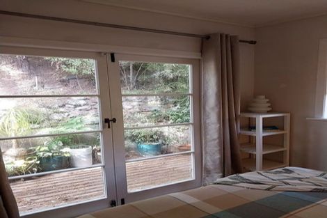 Photo of property in 55 Sylvan Valley Avenue, Titirangi, Auckland, 0604