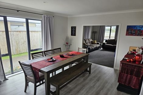 Photo of property in 10 Bridford Way, Paraparaumu, 5032