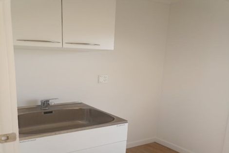 Photo of property in 2/462 East Coast Road, Windsor Park, Auckland, 0630