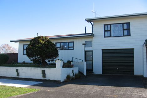 Photo of property in 1 Cohen Place, Milson, Palmerston North, 4414